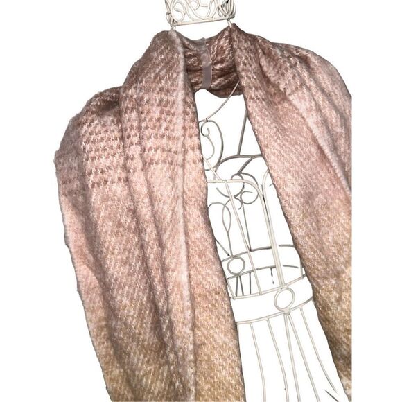 NEW WITH TAGS NWT LC Lauren Conrad Womens Noodle Fringe Soft Oblong Tan Wrap sha - Picture 5 of 9